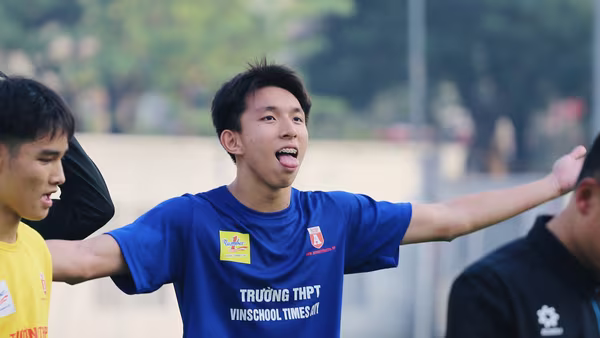 Bàn thắng 'phút 89' đưa THPT Vinschool TC vào vòng 32 đội