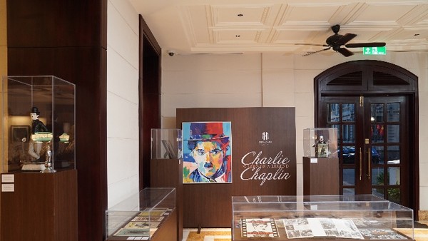 Trưng bày kỷ vật của danh hài Charlie Chaplin tại Hà Nội