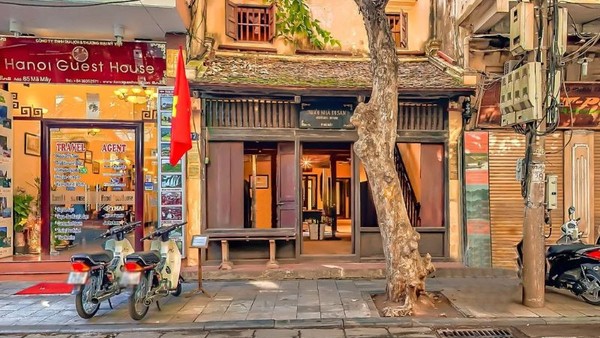 Tạm dừng đón khách tại một số di tích của phố cổ Hà Nội