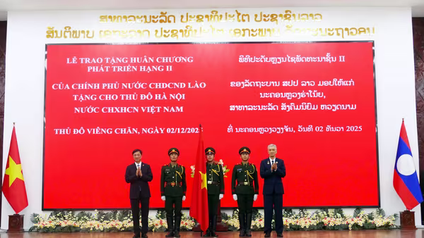 Bí thư Thành ủy Hà Nội và Bí thư Thành ủy Viêng Chăn hội đàm, hai Thủ đô tiếp tục hợp tác chặt chẽ