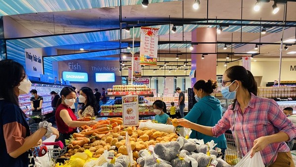 Tăng giá điện và giá xăng dầu đẩy CPI bình quân 6 tháng đầu năm tăng 3,27% 