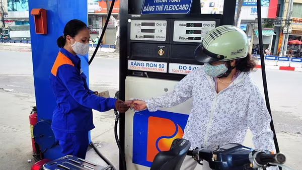 Giá xăng dầu tăng trở lại