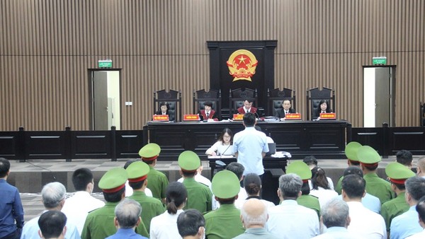 Tiếp tục nghị án kéo dài vụ Tập đoàn Phúc Sơn và loạt cựu lãnh đạo tỉnh do xuất hiện tình tiết mới