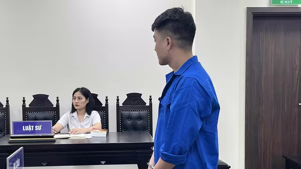 Nhân viên hiệu vàng chiếm đoạt tiền tỷ của vợ chồng ông chủ để đánh bạc