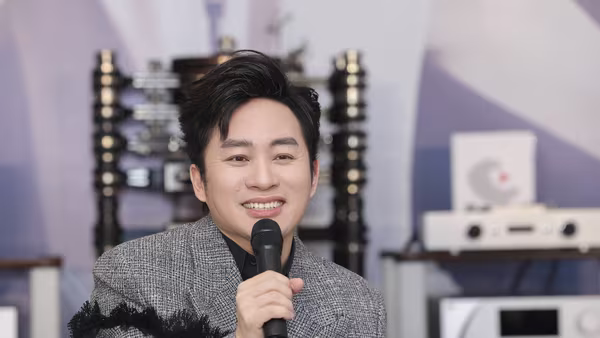 Tùng Dương sẵn sàng cho cuộc chơi dài hạn và tốn kém với đĩa than