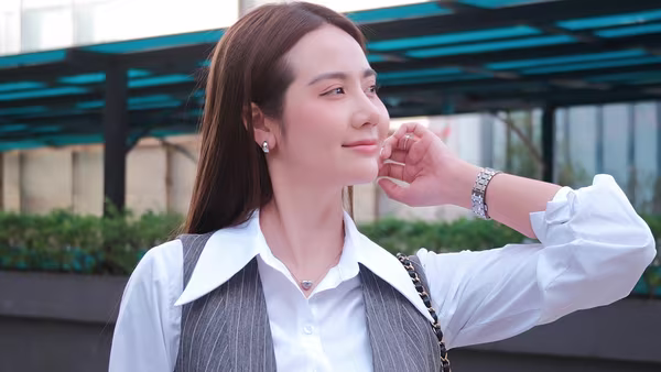 Phan Minh Huyền tiết lộ phải siết cân để vào vai trong “Cách em 1 milimet”