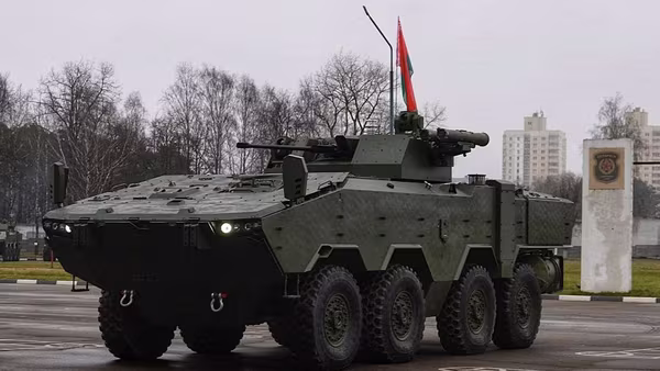 Belarus khẳng định năng lực lục quân khi biên chế thiết giáp BTR V2 8×8 hiện đại