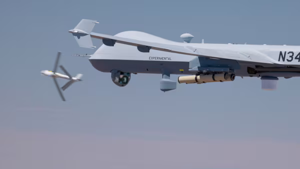 Cột mốc lịch sử khi UAV cảm tử Switchblade 600 được phóng từ MQ-9A Reaper