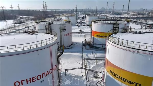 Giá dầu Nga xuống mức thấp kỷ lục