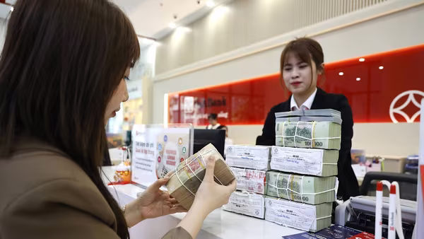 Lãi suất ngân hàng đang chịu nhiều sức ép