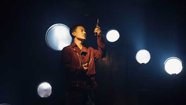 Đinh Tiến Đạt ra mắt “Ta còn dại khờ”: Bản ballad chạm đến tuổi trẻ đã ngủ quên