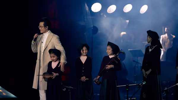 Hà Anh Tuấn quyết định mang phim tài liệu “Chân trời rực rỡ” ra rạp 