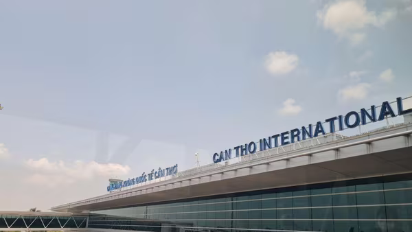 Cần Thơ muốn sớm mở rộng sân bay, Bộ Xây dựng nói chưa cần thiết