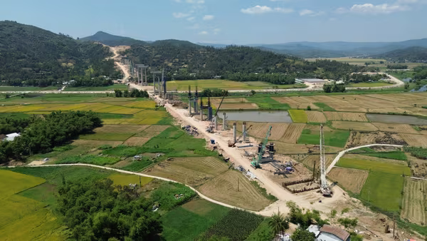 Loạt nhà thầu bị nhắc tại dự án cao tốc Quy Nhơn- Chí Thạnh do tiến độ chậm