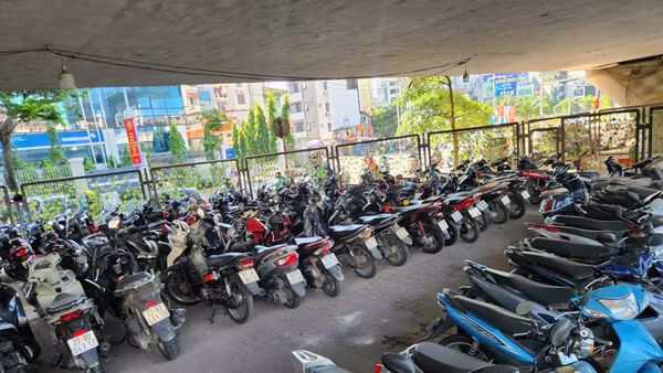 Chủ tịch xã, phường chịu trách nhiệm nếu để trông giữ xe dưới gầm cầu