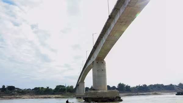 Kiểm định chất lượng, sửa chữa ngay hư hỏng cầu sông Lô