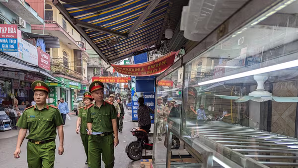 Hà Nội yêu cầu có kế hoạch chi tiết xử lý dứt điểm chợ cóc, chợ tạm trước ngày 15/10