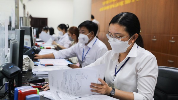 Bãi bỏ một số quy định về tiền lương áp cho công chức cấp xã