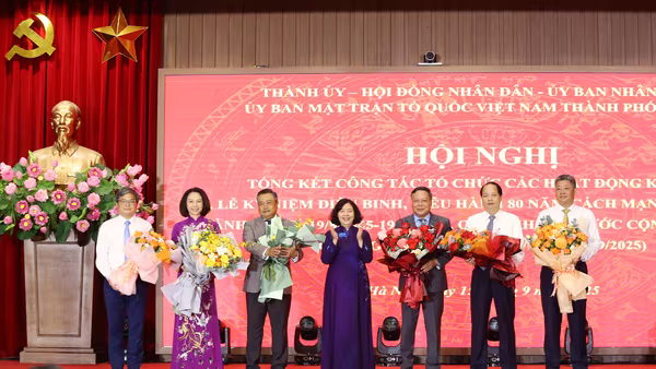Hà Nội tổng kết, khen thưởng nhiều tập thể, cá nhân tham gia A80