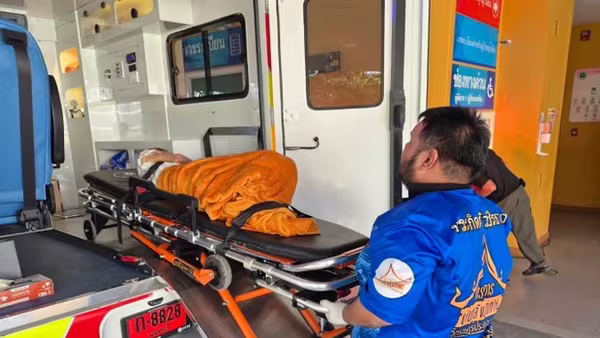 Người phụ nữ Thái Lan bất ngờ cử động trước giờ hỏa táng