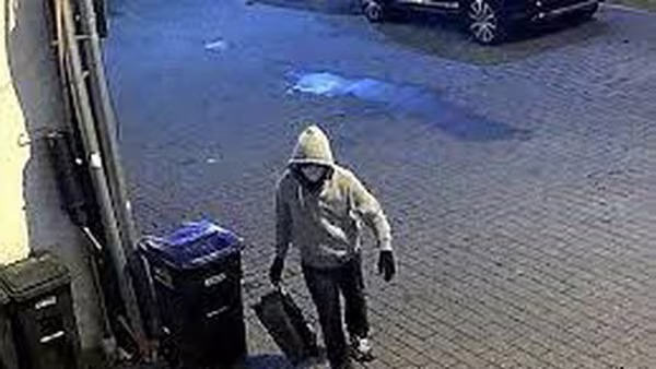 Mỹ bắt giữ nghi phạm đặt bom ống gần các trụ sở của Ủy ban Quốc gia