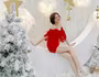 Thùy Anh khoe vai trần trong bộ ảnh Giáng sinh rực rỡ