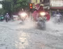 Hà Nội: Nhiều tuyến phố bị ngập do mưa lớn 