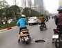 Hà Nội: Hố ga mất nắp chình ình giữa đường Nguyễn Chí Thanh