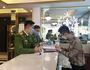 Công an Hà Nội rà soát, nắm rõ lịch sử đi lại của người nước ngoài để phòng dịch bệnh Covid-19