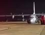 [ẢNH] ‘Lực sĩ’ C-130J Super Hercules ‘ngã sấp mặt’ ngay khi chuẩn bị cất cánh