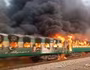 Cháy tàu hỏa ở Pakistan, ít nhất 62 người thiệt mạng