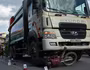 Va chạm với xe rác, 3 người đi xe máy nhập viện
