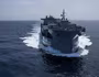 [ẢNH] Tàu đổ bộ viễn chinh khổng lồ của Mỹ to như căn cứ nổi trên biển 