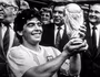 Huyền thoại bóng đá Diego Maradona qua đời ở tuổi 60