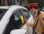 Chính thức dán thông báo phạt nguội xe ô tô dừng đỗ trái phép