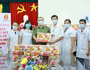Trao tặng các y, bác sĩ Bệnh viện Công an TP Hà Nội 1.000 sản phẩm nước uống của Tập đoàn Tân Hiệp Phát