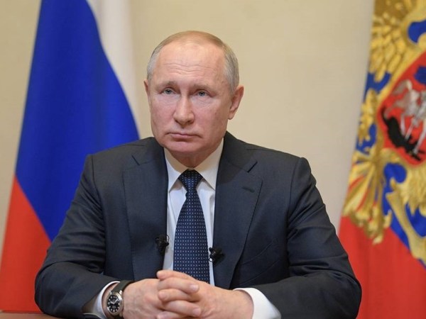 Tổng thống Putin tuyên bố cho dân Nga nghỉ làm một tuần, giữ nguyên lương