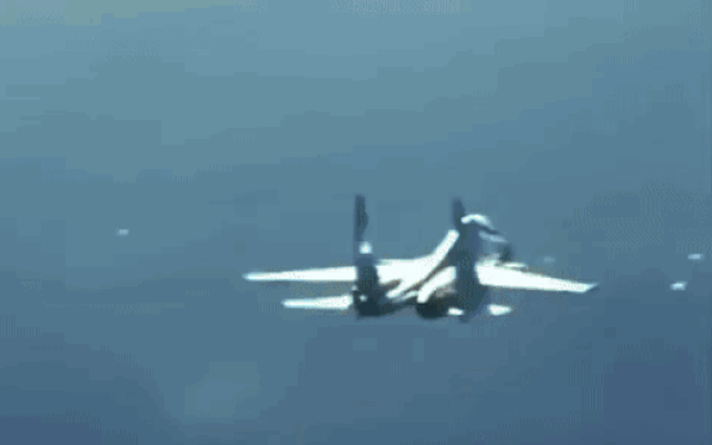 Bạn là fan của máy bay chiến đấu nổi tiếng Su-35? Hãy chiêm ngưỡng những hình ảnh đầy sức mạnh và khủng khiếp của nó trong bài viết này nhé!