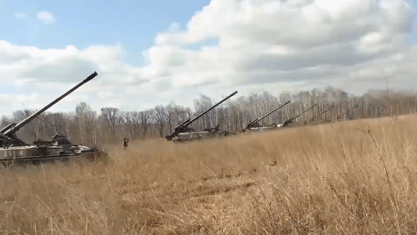 Nga điều thêm pháo tự hành 2S5 Giatsint-S có thể bắn đạn hạt nhân tới chiến trường Ukraine