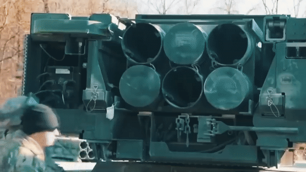 Mỹ chuyển số lượng pháo phản lực HIMARS cho Ukraine nhiều hơn so với công bố?