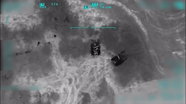 Thiết giáp nhảy dù BMD-2 Nga bị UAV TB-2 Ukraine phá hủy tại Kherson