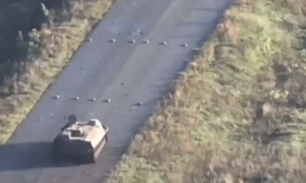 Quyết định khó hiểu của kíp lái thiết giáp MT-LB Nga