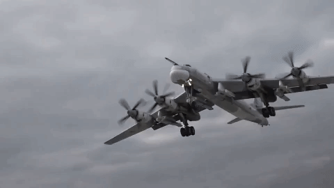 Mỹ cho tiêm kích F-16 ngăn máy bay ném bom Tu-95MS của Nga tiến nó tiến vào Alaska