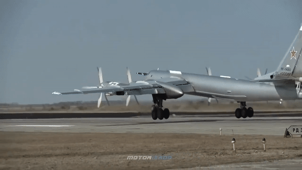 Mỹ cho tiêm kích F-16 ngăn máy bay ném bom Tu-95MS của Nga tiến nó tiến vào Alaska