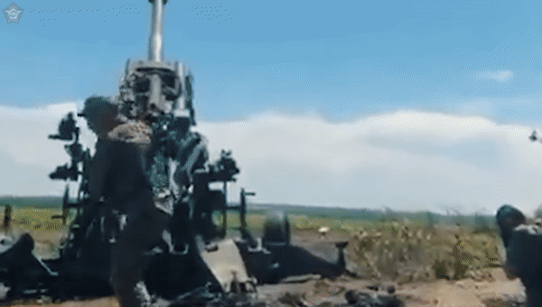 Nga đăng video UAV tự sát Lancet phá hủy lựu pháo M777 của Ukraine ở Kherson