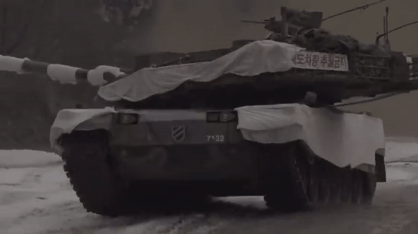Hàn Quốc đẩy tiến độ ‘chóng mặt' để bàn giao xe tăng 'báo đen' K2 cho Ba Lan