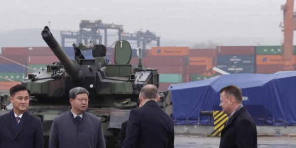 Hàn Quốc đẩy tiến độ ‘chóng mặt' để bàn giao xe tăng 'báo đen' K2 cho Ba Lan