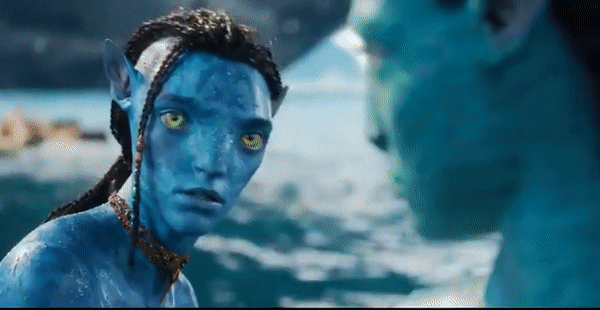 Translation: Avatar 2 has been highly praised by film critics for its screenplay, cinematography, and special effects. The producers have used advanced technology to create a beautiful virtual world, making viewers feel like they are entering a whole new universe. Let\'s watch the related image and experience the essence of Avatar