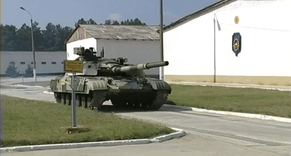 Xe tăng T-64BM Bulat có sức mạnh sánh ngang xe tăng T-90A?