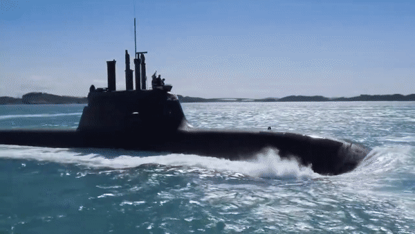 Vượt qua 'hố đen đại dương' Kilo Nga, Type-212 của Đức mới là tàu ngầm phi hạt nhân mạnh nhất 